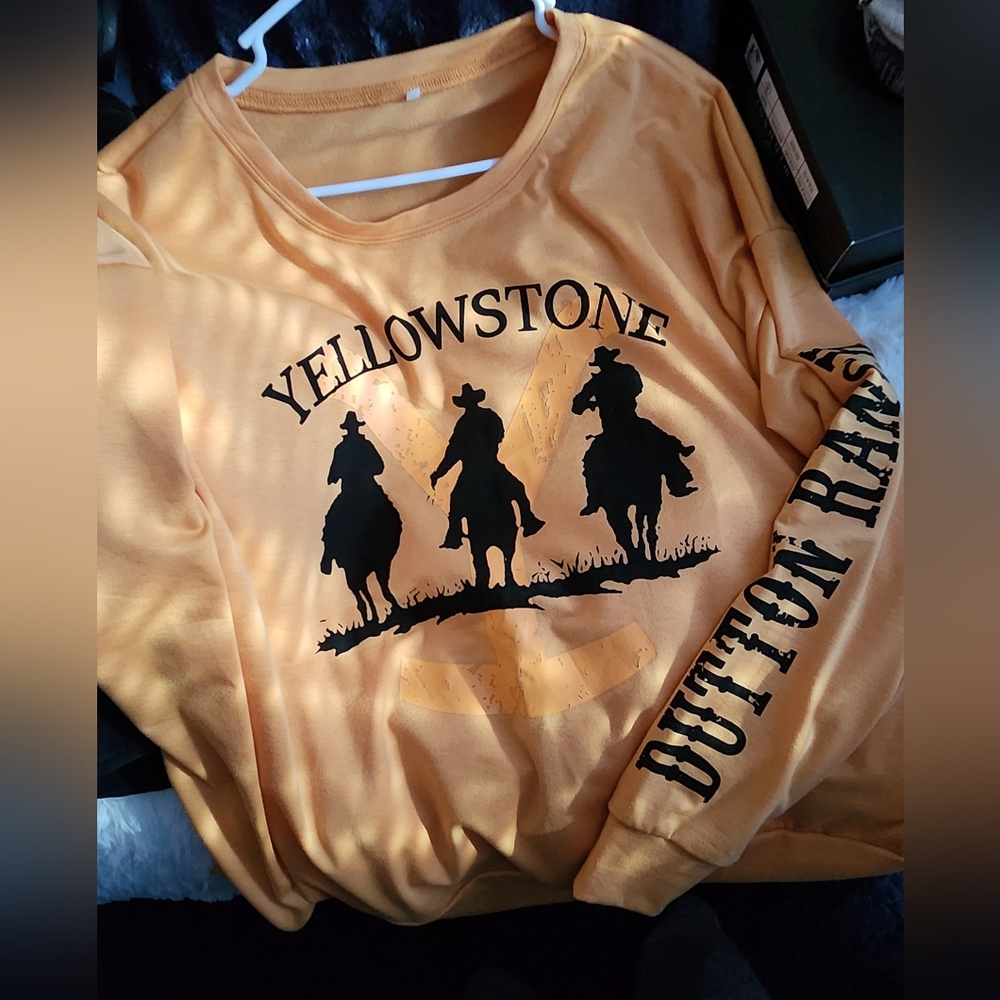 Yellowstone Dutton Ranch Graphic Sweatshirt - Picture 2 of 4